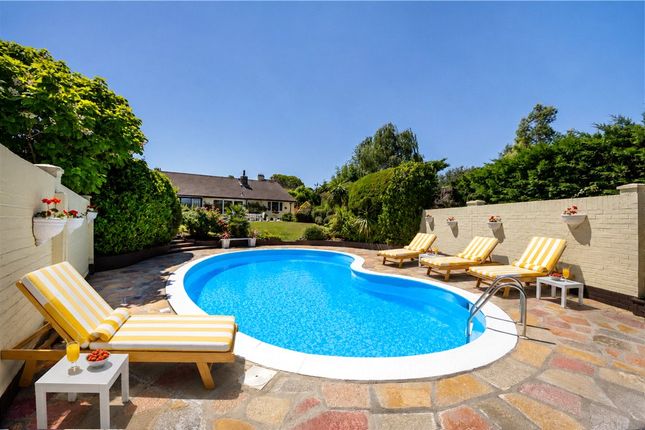 5 bed property, in Willingdon Park Drive, £900,000