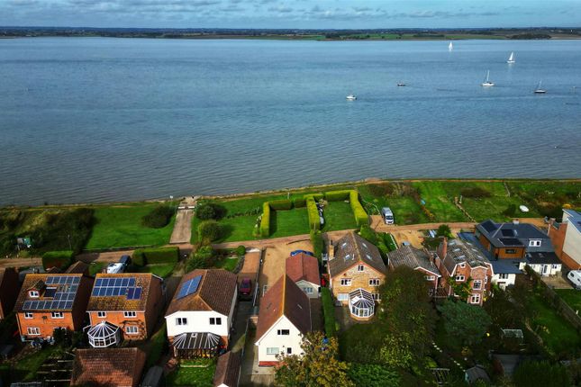 3 bed property, in Sea View Promenade, £600,000
