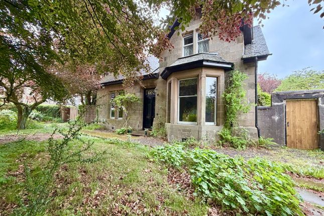 4 bed property, in Glasgow Road, £275,000
