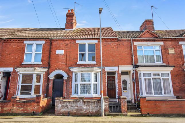 2 bed property, in Park Road, £170,000