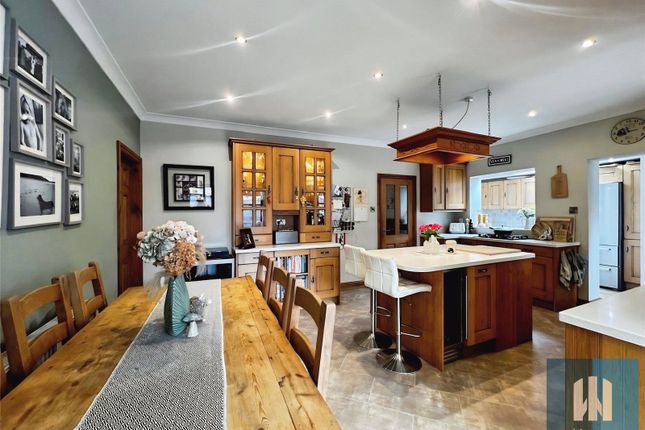 4 bed property, in Grove Street, £395,000