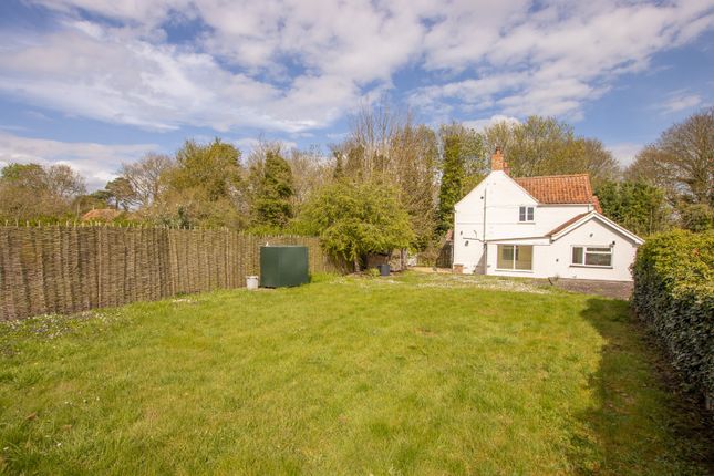 2 bed property, in Watery Lane, £155,000