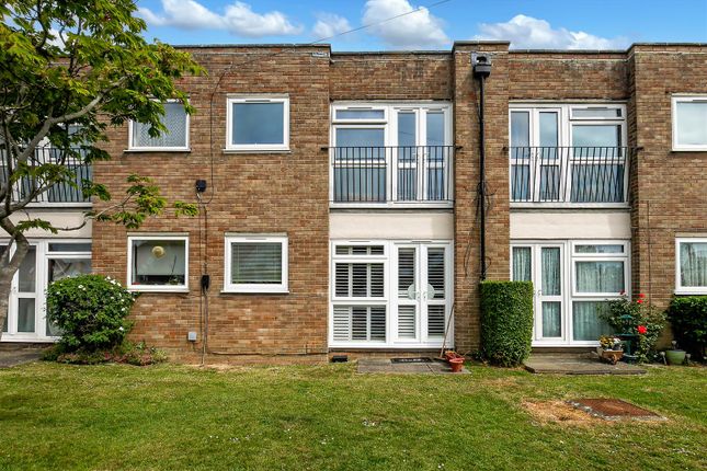 1 bed property, in York Road, £160,000
