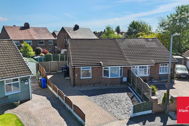 2 bed property, in Platts Drive, £269,995