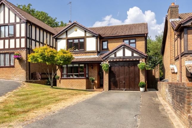 4 bed property, in Hawthorne Close, £500,000