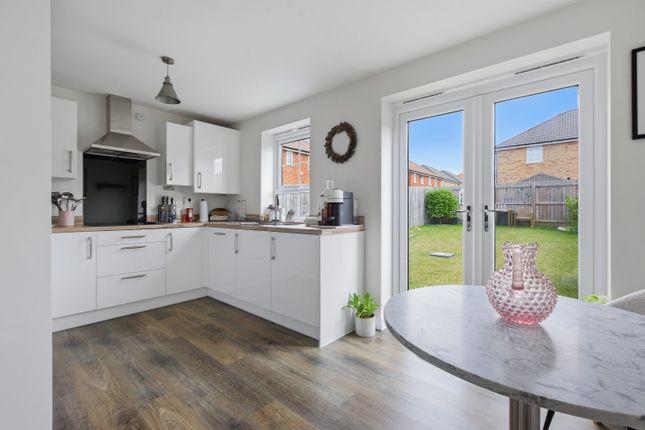 3 bed property, in Farleigh Drive, £190,000