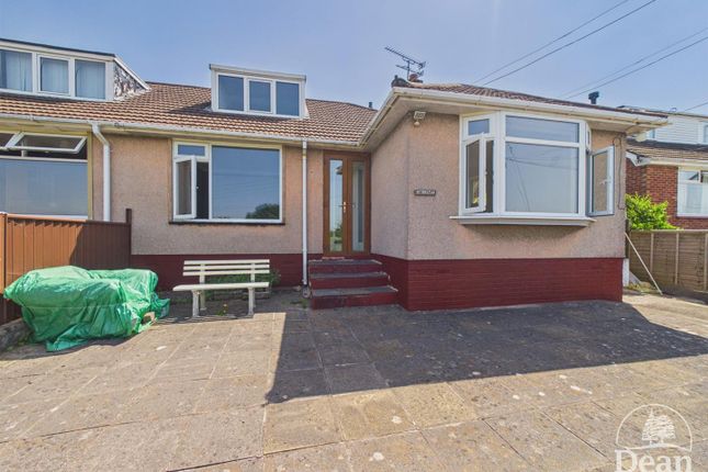 2 bed property, in Greenway Road, £250,000