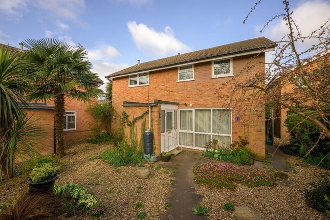 4 bed property, in Fridaybridge Road, £230,000