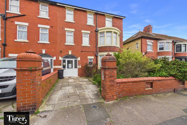 8 bed property, in Knowle Avenue, £240,000