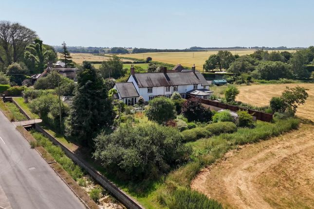 2 bed property, in South Farm Cottages, £525,000