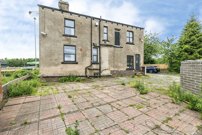 4 bed property, in Wakefield Road, £225,000