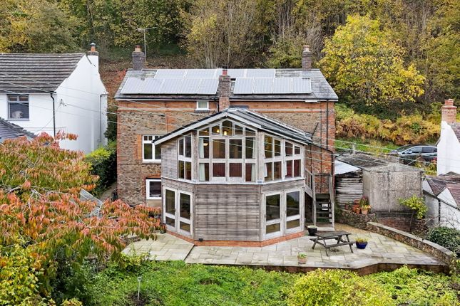 2 bed property, in Chase Road, £550,000