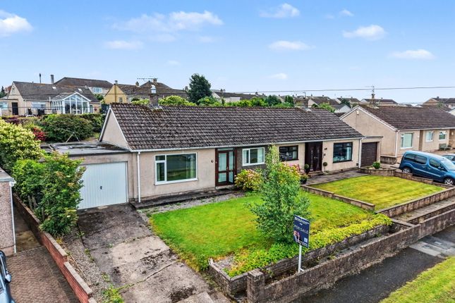 2 bed property, in Moorfield Avenue, £190,000