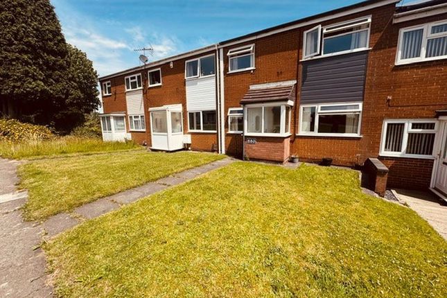 2 bed property, in High Street, £120,000