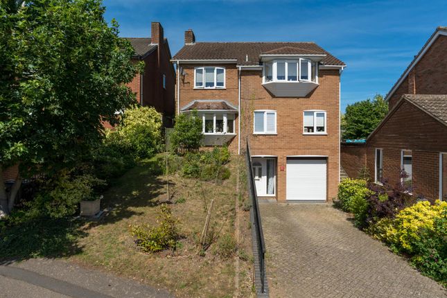 4 bed property, in Chestnut Hill, £475,000