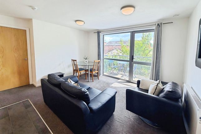 1 bed property, in Ahlux House, £45,000