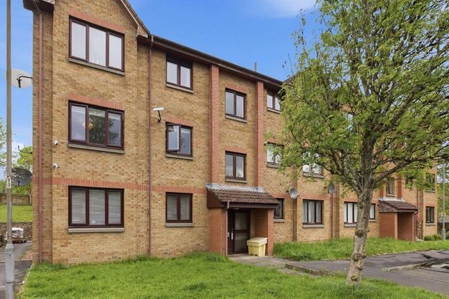 2 bed property, in Hunter Gardens, £99,995