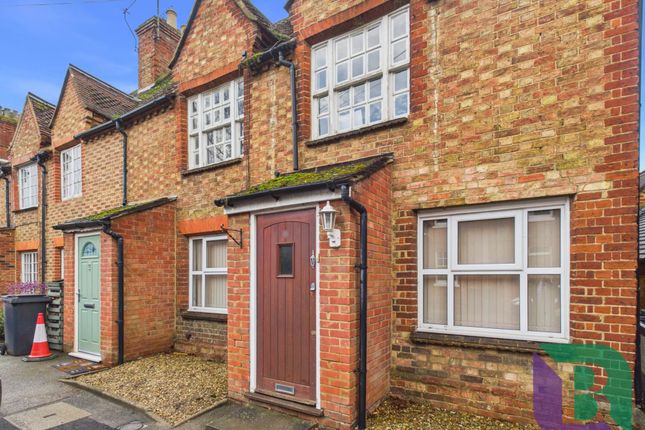 2 bed property, in Bedford Road, £220,000