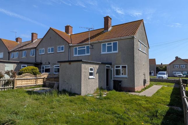 3 bed property, in Pound Piece, £210,000