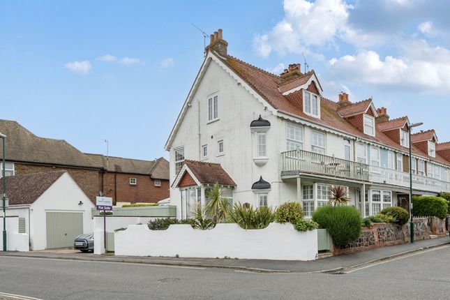 5 bed property, in Sea Road, £550,000