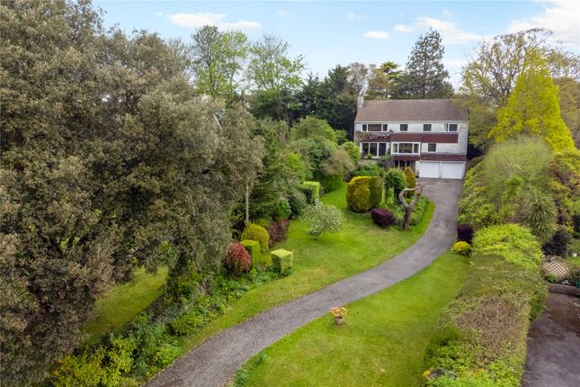 4 bed property, in Bucklands End, £955,000