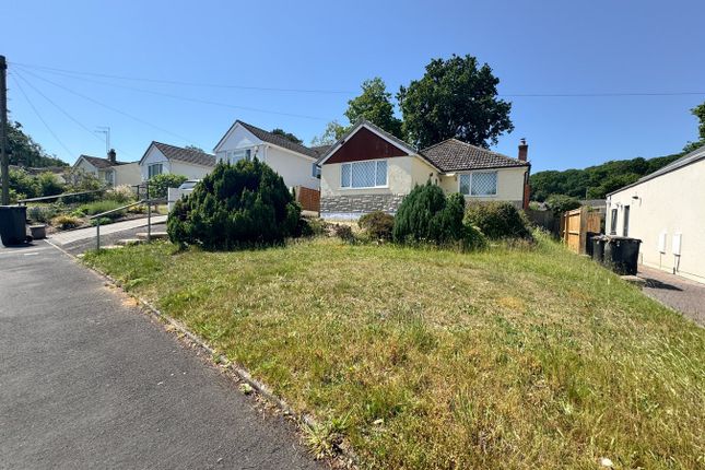 2 bed property, in Colehill, £349,950