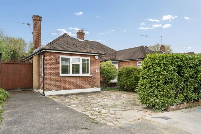 2 bed property, in Eastern Avenue, £550,000
