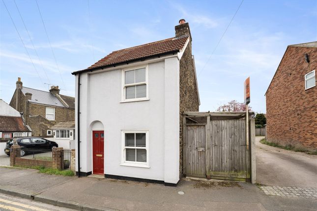 2 bed property, in Church Meadows, £295,000