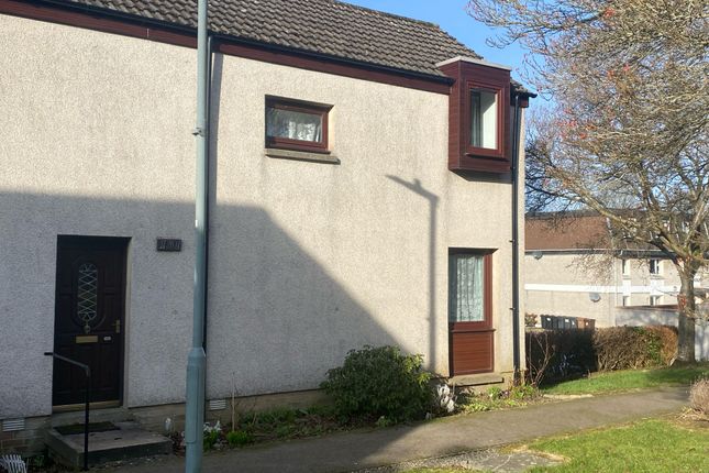2 bed property, in Johnston Gardens North, £120,000
