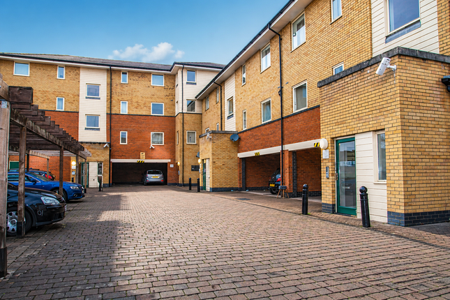 2 bed property, in Orton Grove, £255,000