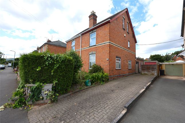 3 bed property, in Sherrards Green Road, £150,000