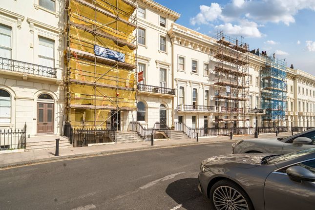 2 bed property, in Adelaide Crescent, £475,000