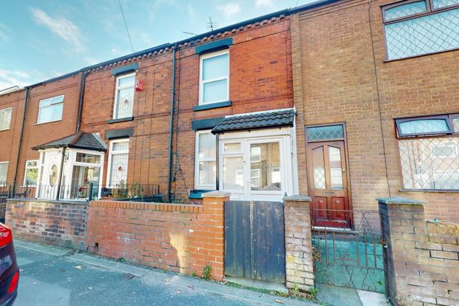 2 bed property, in 54 Fleet Lane, £70,000