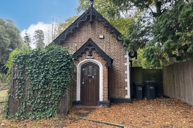 2 bed property, in The Lodge, £230,000