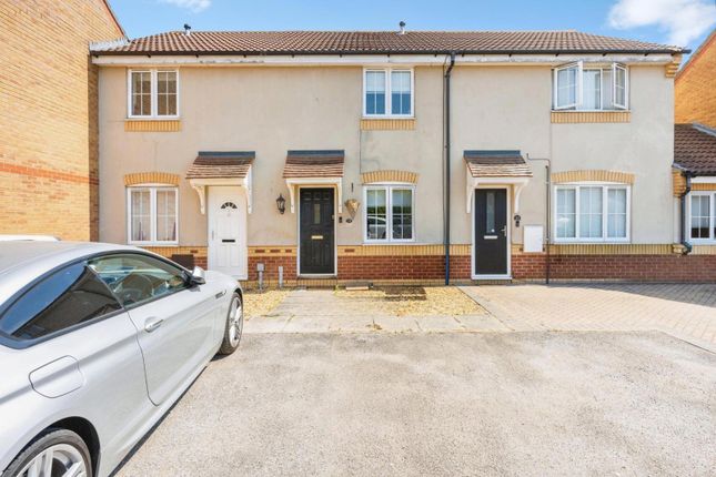 2 bed property, in Weavers Green, £264,000