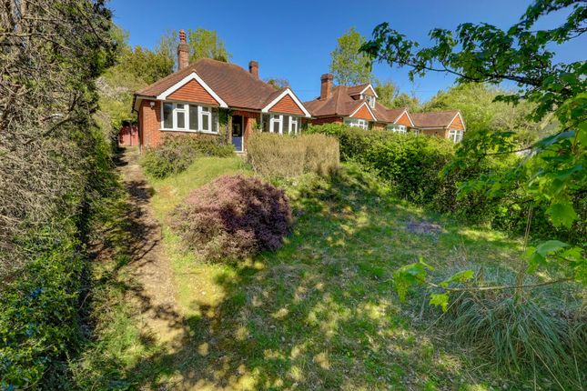 2 bed property, in Cryers Hill Road, £450,000