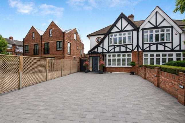4 bed property, in Bramley Road, £960,000