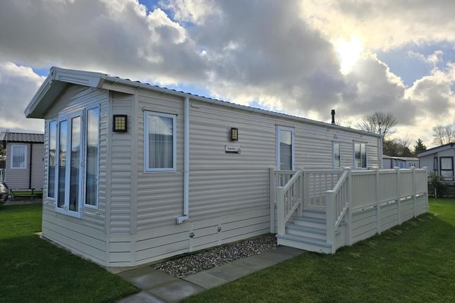 2 bed property, in Routh, £44,900