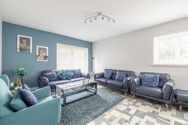 2 bed property, in Winvale, £270,000
