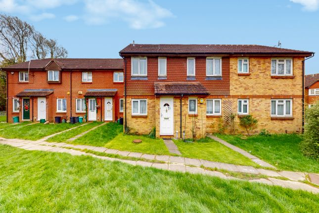 2 bed property, in Rabournmead Drive, £439,950