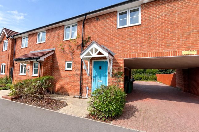 2 bed property, in Claines Street, £280,000