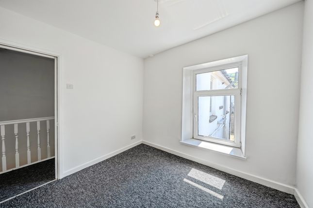 4 bed property, in Gelli Road, £80,000