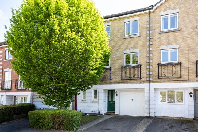4 bed property, in Beverley Mews, £425,000