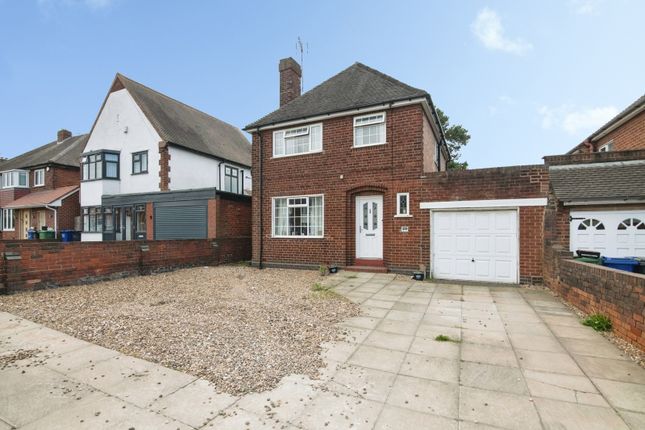 3 bed property, in Tansey Green Road, £300,000