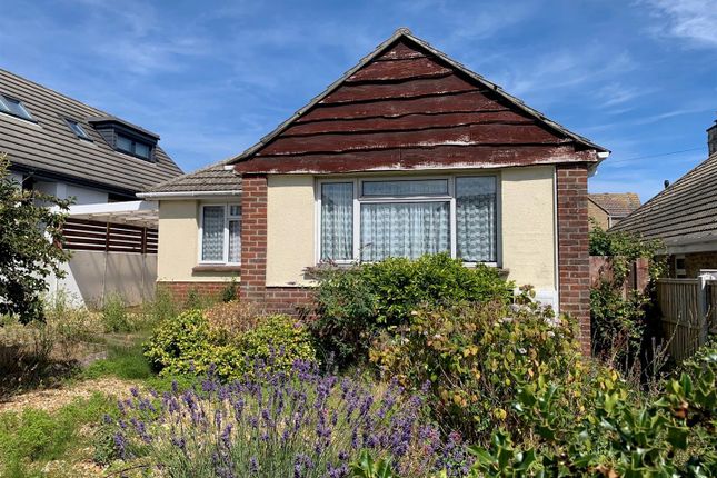 2 bed property, in Bay Crescent, £525,000