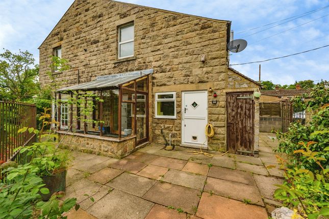 2 bed property, in West View, £175,000