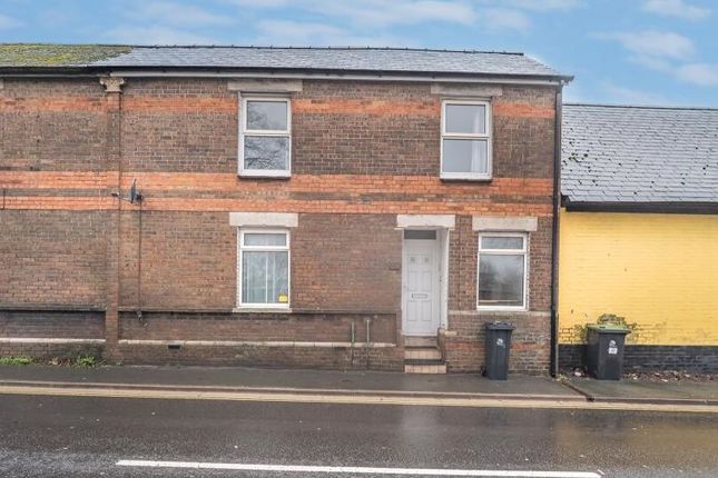 2 bed property, in 12 Maumbury Road, £140,000