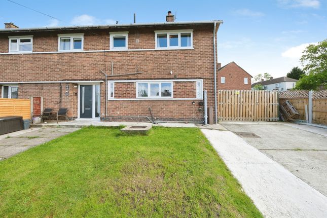 5 bed property, in Central Walk, £260,000