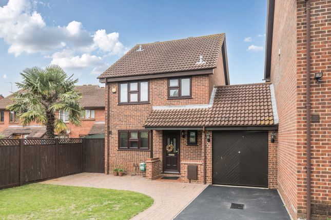 3 bed property, in Chirk Close, £585,000