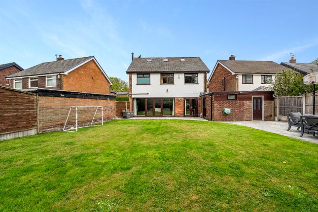 4 bed property, in The Coppice, £450,000